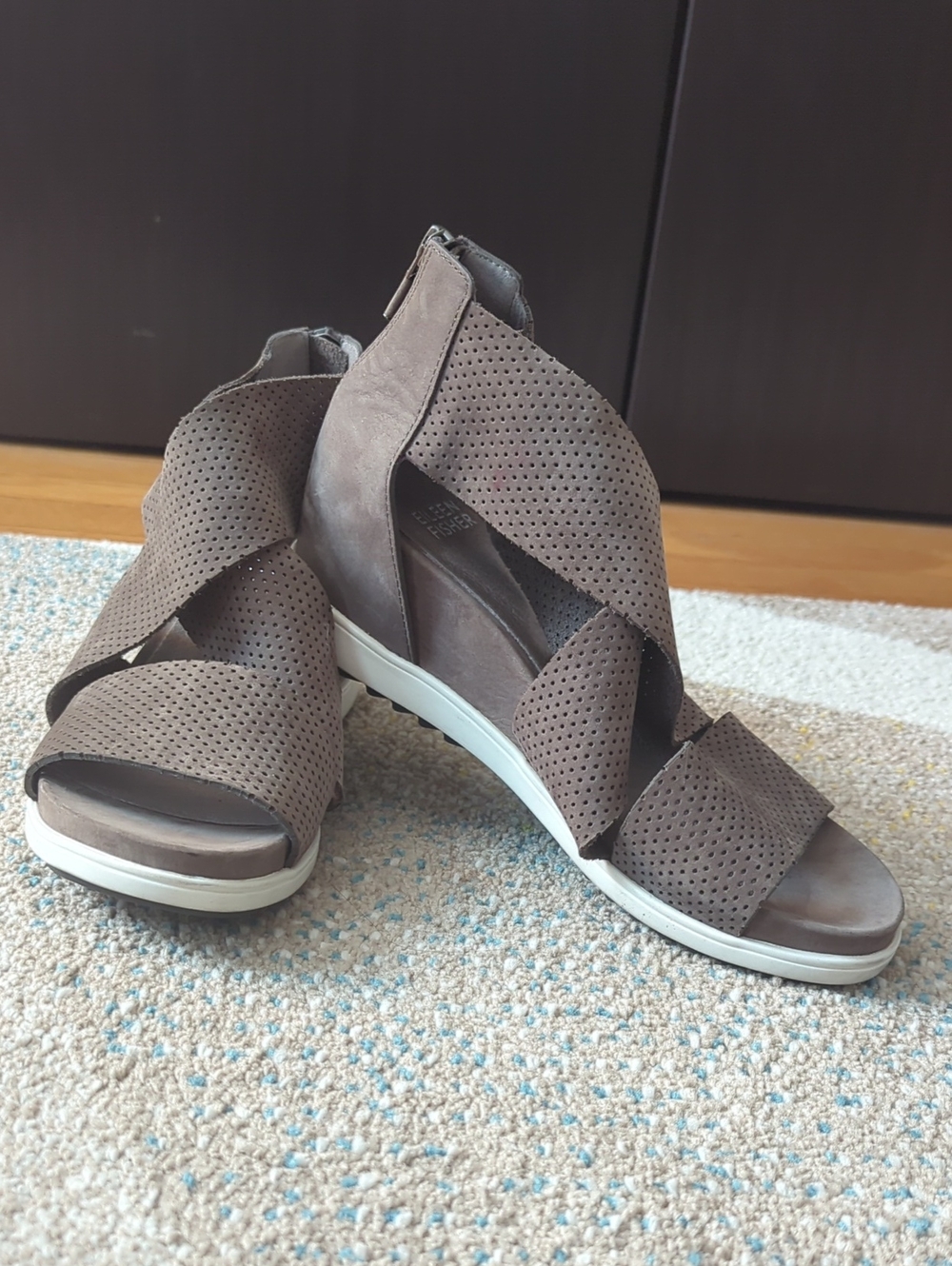 Eileen Fisher Perforated Leather Crisscross Wedge Sandals Size 7